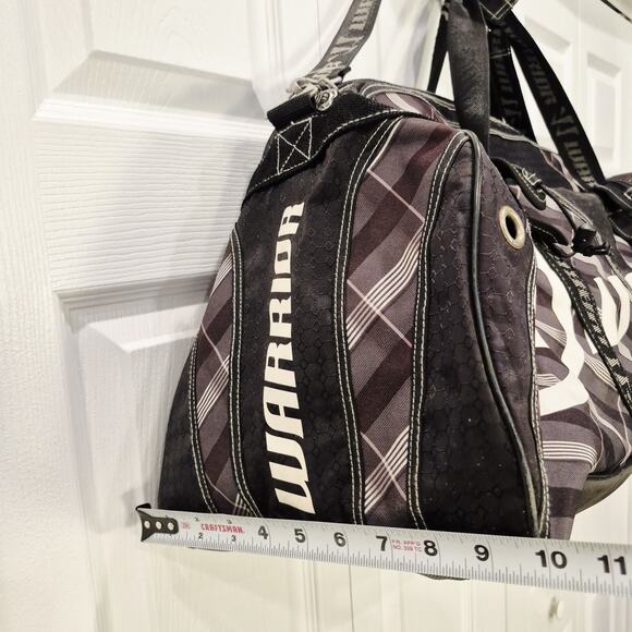Warrior Lacrosse Baseball Hockey Duffle Equipment Bag Gray Black Large 32" Long - Picture 3 of 14